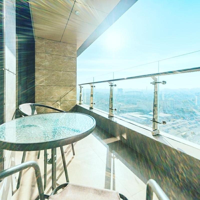1 Room 60M2 Center Of Obolon Near River Side. With Terrace. 22 Floor كييف المظهر الخارجي الصورة