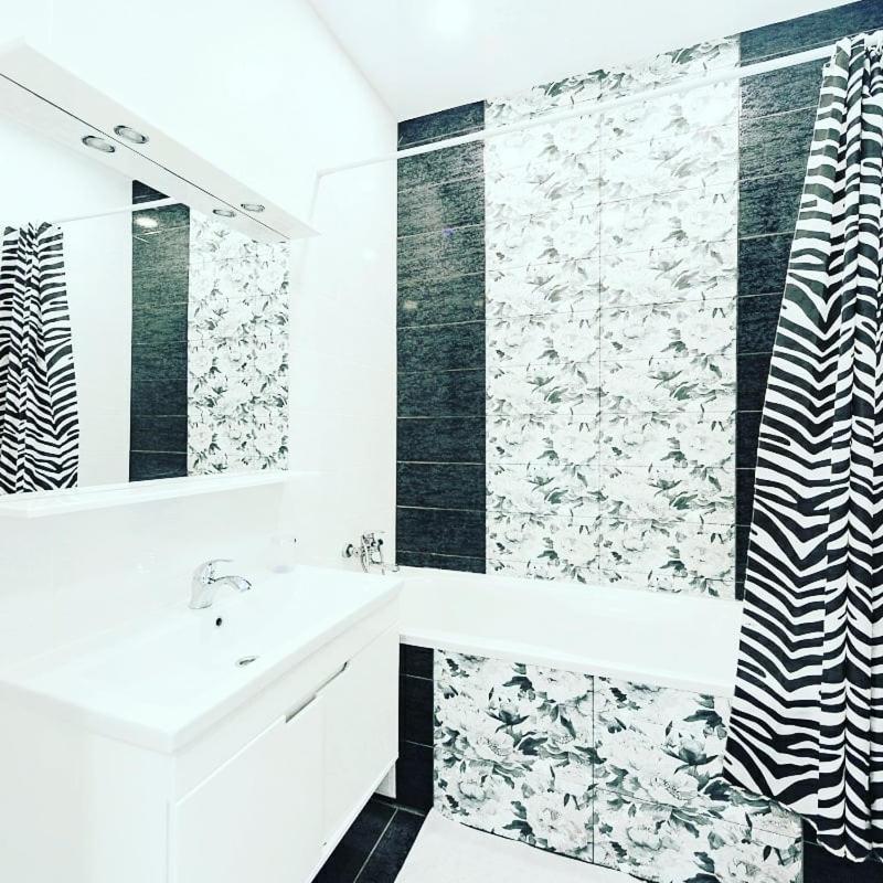 1 Room 60M2 Center Of Obolon Near River Side. With Terrace. 22 Floor كييف المظهر الخارجي الصورة