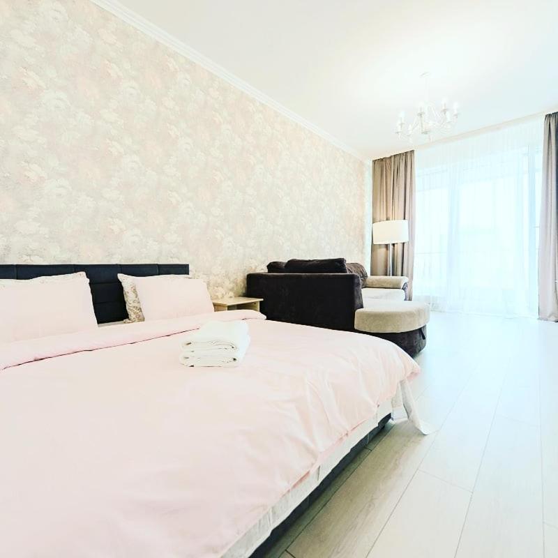 1 Room 60M2 Center Of Obolon Near River Side. With Terrace. 22 Floor كييف المظهر الخارجي الصورة